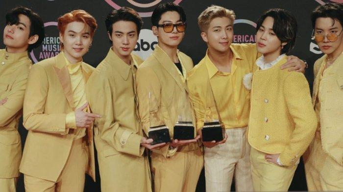 Suga BTS Nangis Karena Takut Perform DNA 4 Tahun Lalu di AMA, Kini Nangis Bahagia Terima 3 Awards