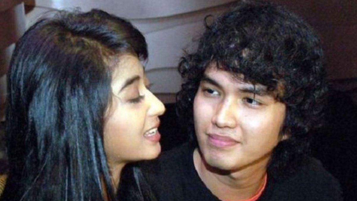 Dewi Perssik saat bersama Aldi Taher