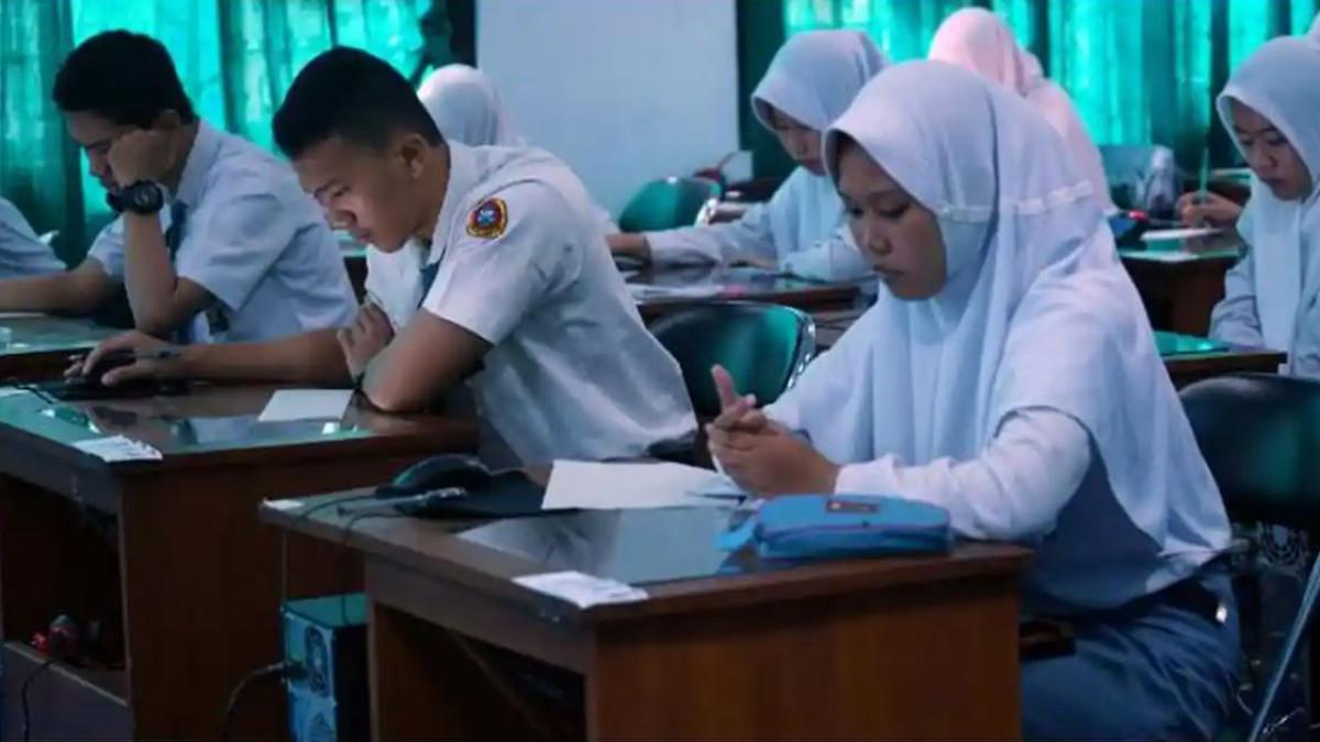KUNCI JAWABAN PAI - Foto siswa siswi yang sedang berada di sekolah, diunduh dari laman jatengprov.go.id pada Senin (12/6/2023). Berikut kunci jawaban PAI dan Budi Pekerti kelas 10 halaman 184 Kurikulum Merdeka.