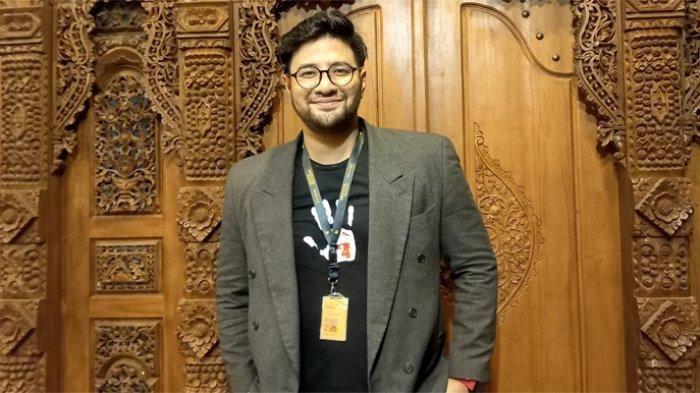 Ammar Zoni tetap kirim kejutan untuk Kamelia meski ditahan. Saat disinggung Irish Bella, ia memilih bungkam.