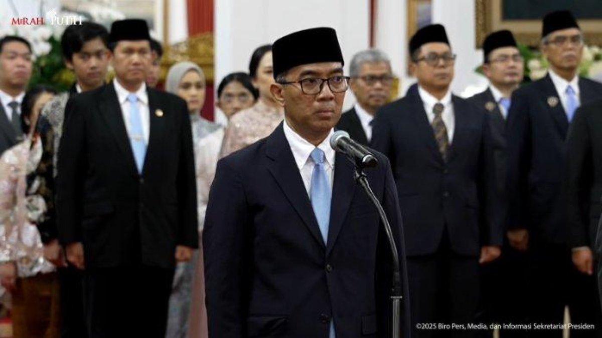 RESHUFFLE KABINET - Siapa nama-nama menteri baru dilantik Presiden Prabowo dan siapa nama menteri yang tergusur 'badai reshuffle' hari ini? Ini daftar lengkapnya