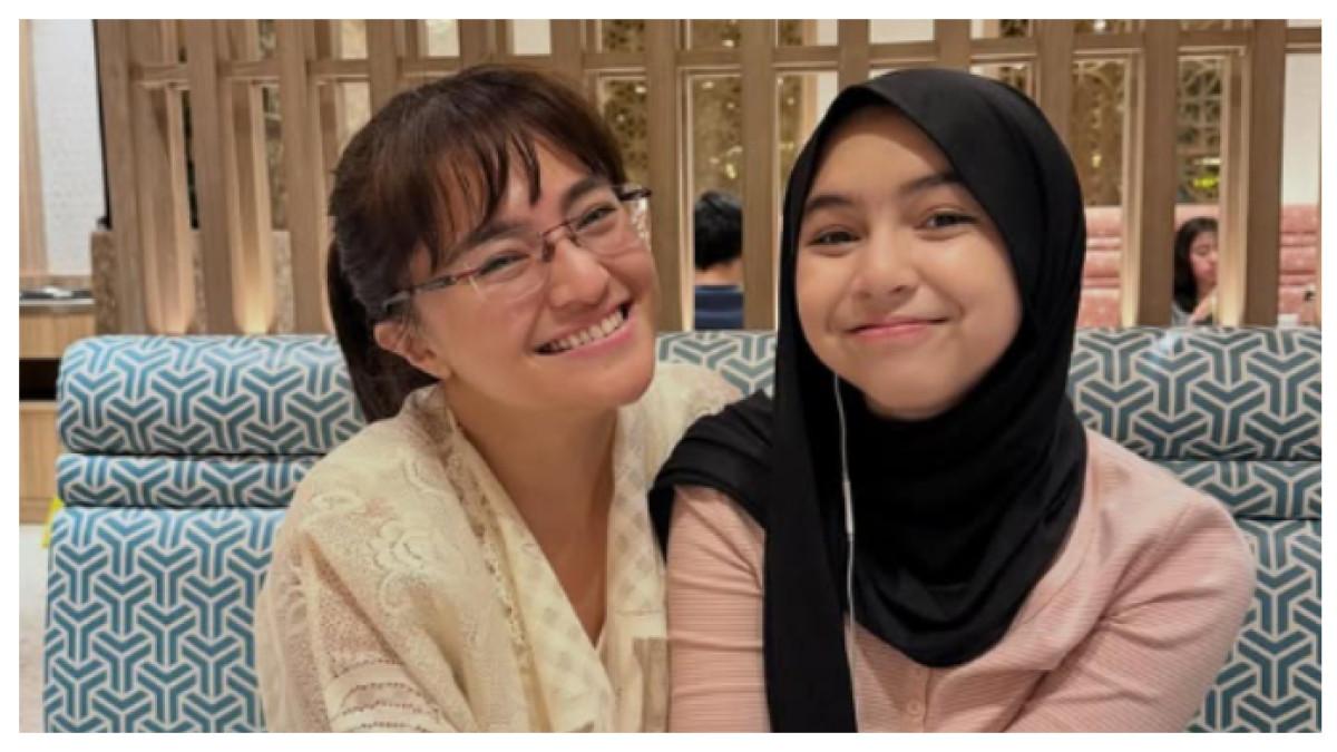 PUTUSKAN LEPAS HIJAB - Sienna anak Marshanda memutuskan untuk lepas hijab. Marshanda membuat postingan khusus untuk membahas hal tersebut.