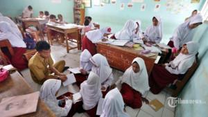 15-Soal-dan-Jawaban-Ujian-Sekolah-Bahasa-Indonesia-Kelas-6-Sinonim-Kata-Identitas-Paragraf-Pertama.jpg