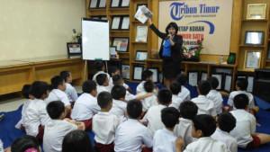 25-Soal-Sumatif-Bahasa-Indonesia-Kelas-3-Semester-1-Di-Bawah-Ini-Tidak-Termasuk-Kosa-Kata-Berkaitan.jpg
