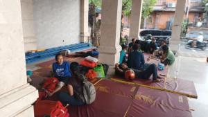 BANJIR-BANDANG-BALI-Kondisi-pengungsian-di-Banjar-Dakdakan-Peguyangan.jpg