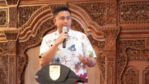 Bupati-Klaten-Hamenang-Wajar-Ismoyo-memberikan-arahan-di-Koperasi-Merah-Putih.jpg