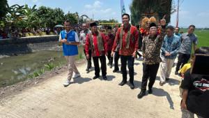 Bupati-Klaten-Hamenang-Wajar-Ismoyo-meninjau-Jalan-Poros.jpg