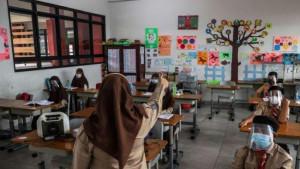 IPS-kelas-8-halaman-86-Aktivitas-8-potensi-sumber-daya-alam-yang-dapat-mendorong-perdagangan.jpg