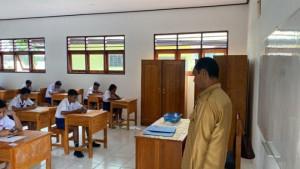 Jawaban-IPA-Kelas-7-Halaman-33-Mengukur-Menggunakan-Penggaris-Adalah-Contoh-Pengamatan-Kualitatif.jpg