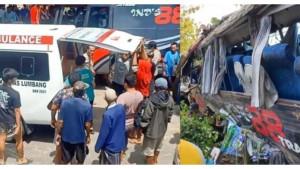 KECELAKAAN-MAUT-BROMO-Kecelakaan-Bus-di-Jalan-Raya-Sukapura-Probolinggo-Minggu-1492025.jpg