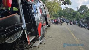 KECELAKAAN-MAUT-PROBOLINGGO-Kondisi-bus-pariwisata.jpg