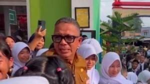 Kisah-Roni-Ardiansyah-Kepala-Sekolah-SMPN-1-Kota-Prabumulih.jpg