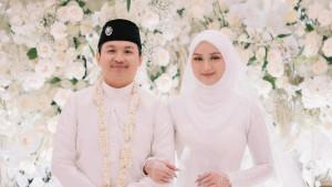 Komika-Fatih-Andhika-yang-akrab-disapa-Ate-resmi-mempersunting-kekasihnya-Allysa.jpg