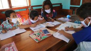 Kunci-Jawaban-IPAS-Kelas-3-Halaman-145-Sebelum-Uang-Digunakan-Manusia-Memenuhi-Kebutuhan-Melakukan.jpg