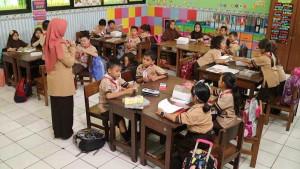 Kunci-Jawaban-IPAS-Kelas-3-Halaman-37-Pertanyaan-Esensial-Apa-Saja-Tahapan-Siklus-Hidup-Pada-Hewan.jpg