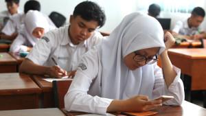 Kunci-Jawaban-Latihan-Soal-TKA-Bahasa-Indonesia-Pilihan-Kelas-12-Tujuan-Utama-Teks-Editorial-Adalah.jpg