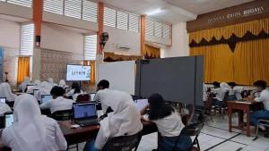 Kunci-Jawaban-PAI-Kelas-7-Halaman-12-Meyakini-Dalam-Hati-Mengucapkan-Dengan-Lisan-Dan-Mengamalkan.jpg