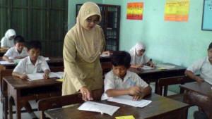 Kunci-Jawaban-Soal-Fikih-Kelas-3-Semester-2-Menahan-Diri-Dari-Makan-Dan-Minum-Serta-Segala-Sesuatu.jpg