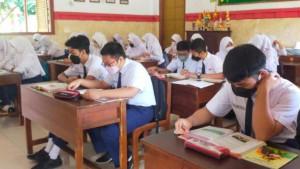 Kunci-Jawaban-Sumatif-Tengah-Semester-Seni-Musik-Kelas-6-Sebutkan-Hal-Harus-Dipahami-Oleh-Penyanyi.jpg