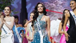 Momen-panas-Miss-Israel-terus-melirik-tajam-pada-Miss-Palestina-1.jpg