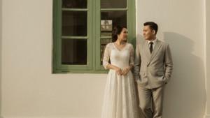 PROMPT-FOTO-AI-Prompt-foto-AI-prewedding-klasik-di-Benteng-Vredeburg-Yogyakarta.jpg