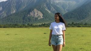 PROMPT-FOTO-AI-Prompt-foto-AIwanita-sendiri-dengan-tema-alam-terbuka.jpg
