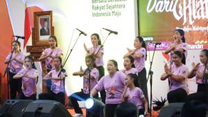 Penampilan-Vocalista-Angels-Choir-saat-Konser-Pamitan.jpg