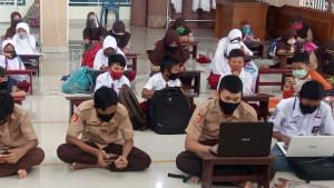 Soal-dan-Kunci-Jawaban-IPAS-Kelas-3-Halaman-142-Di-Kecamatan-Dan-Kota-Manakah-Kalian-Tinggal.jpg