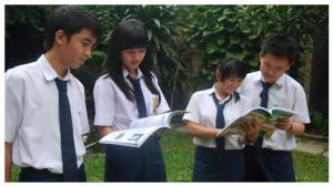 UTS-Bahasa-Inggris-kelas-2-semester-1-I-kick-the-ball-with-my.jpg