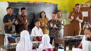 Wabup-Klaten-Benny-dampingi-Wamendikdasmen-Fajar-Riza-Ul-Haq.jpg