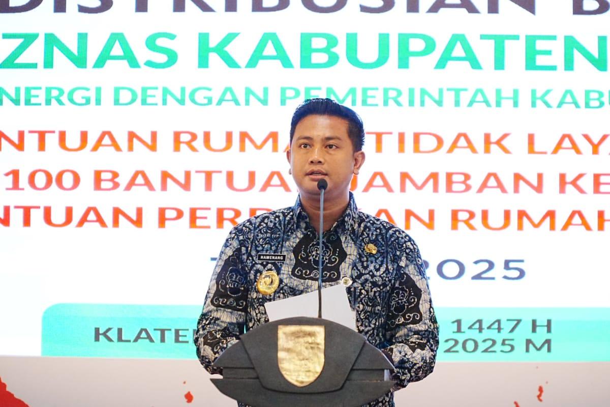 Bupati-Klaten-Hamenang-Wajar-Ismoyo-dalam-program-bantuan-Baznas.jpg
