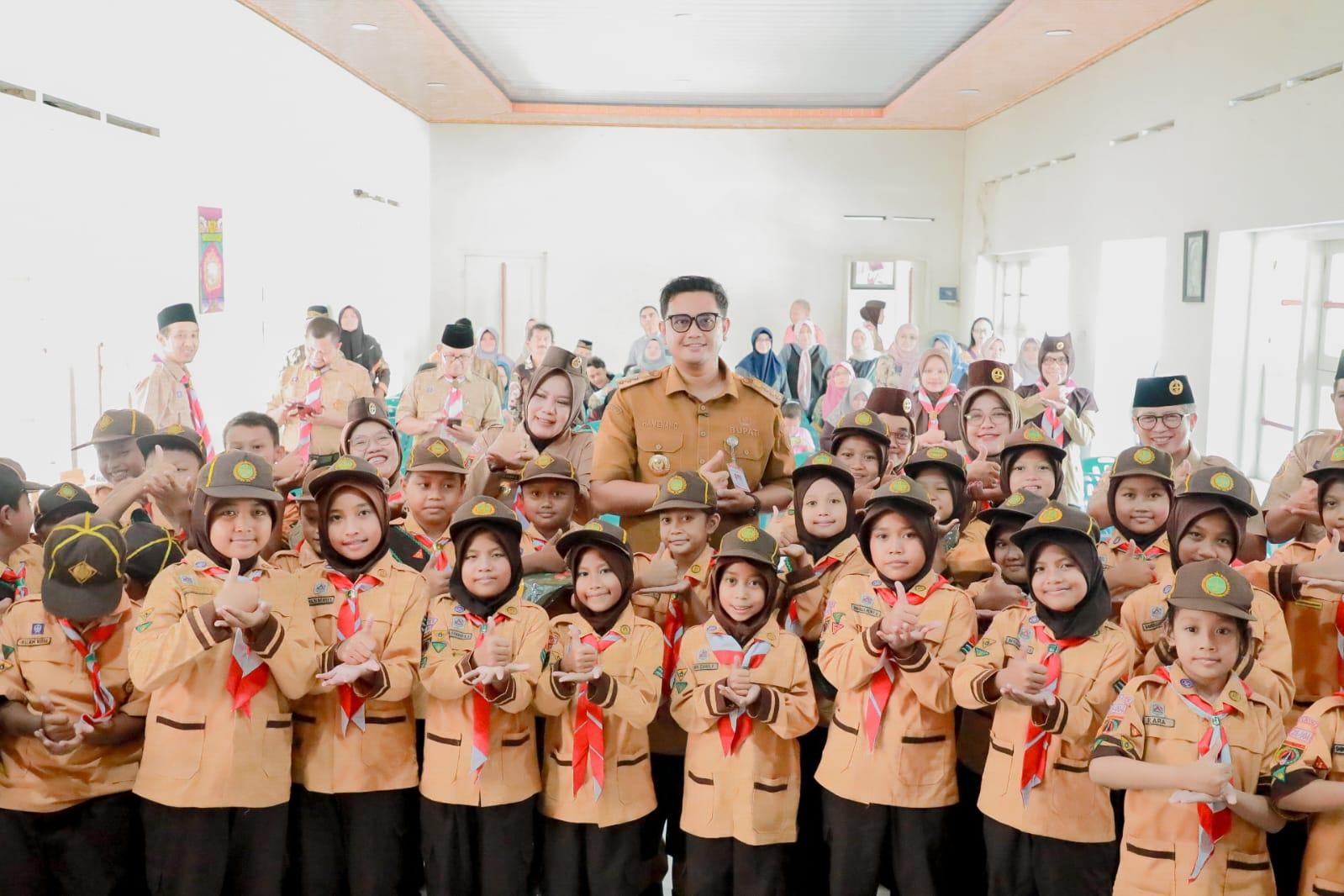 Bupati-Klaten-Hamenang-Wajar-Ismoyo-melepas-kontingen-Pesta-Siaga-Kwarcab-Klaten.jpg