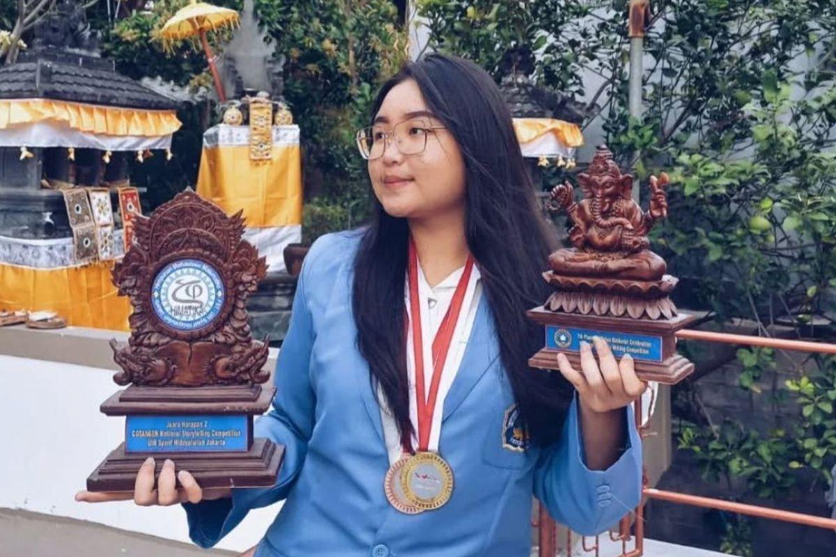 MAHASISWA BEASISWA - Mahasiswi asal Bali, Athanasia Gusanto yang diterima beasiswa di lima universitas di Inggris dan mendapat beasiswa