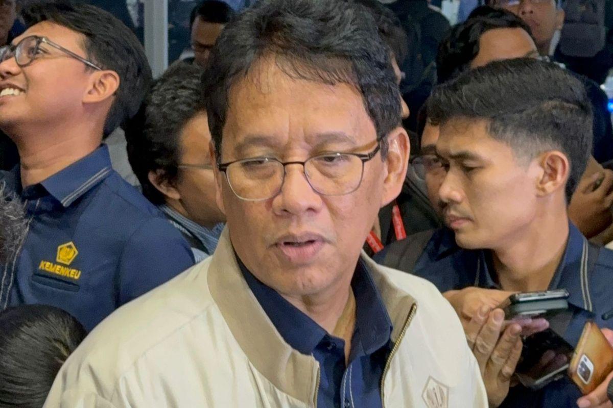Menkeu-Purbaya-Yudhi-Sadewa-saat-ditemui-di-Gedung-DPR.jpg