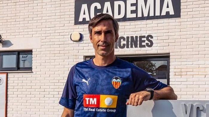 PELATIH-VALENSIA-TENGGELAM-Fernando-Martin-Carreras-pelatih-tim-cadangan-Valencia-CF-Femenino.jpg