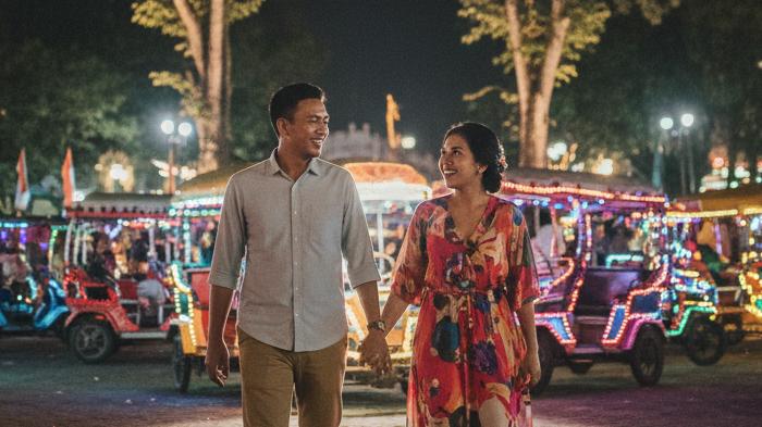 PROMPT-FOTO-AI-Prompt-foto-AI-prewedding-di-Alun-alun-Selatan-Yogyakarta.jpg