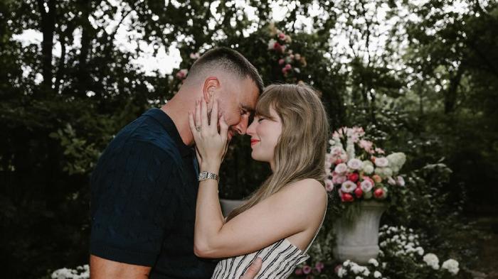 TAYLOR-SWIFT-Taylor-Swift-mesra-dengan-tunangannya-Travis-Kelce.jpg