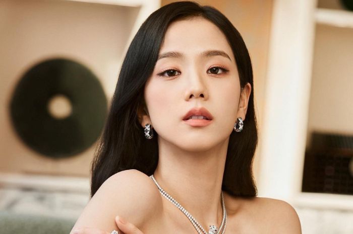 cartier-bayar-jisoo-blackpink-2-kali-lipat-lebih-mahal-untuk-jadi-brand-ambassador.jpg