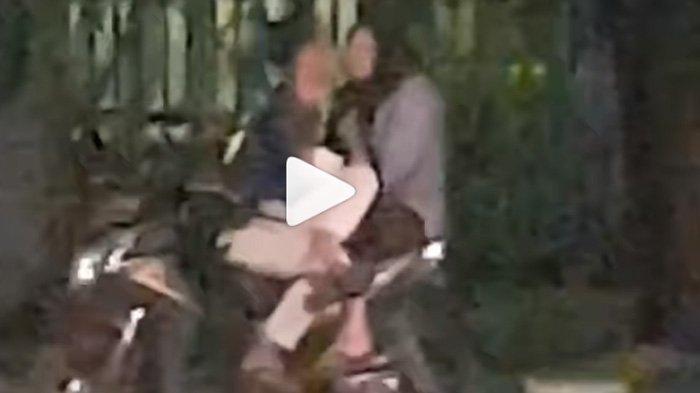 'Udah Kabur Duluan' Sejoli Mesum di Atas Motor di Bogor Sadar Dipantau Warga, Ngacir sebelum Ditegur