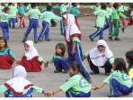 Bahasa-Inggris-kelas-7-halaman-137-Now-write-some-imperative-about-the-following-situation.jpg