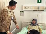 Bupati-Klaten-Hamenang-Wajar-Ismoyo-jenguk-siswa-yang-di-RSUD-Bagas-Waras-1.jpg