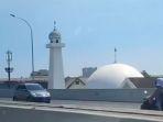 Dua-wanita-boncengan-naik-motor-masuk-ke-jalan-tol-layang.jpg
