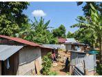 Foto-rumah-warga-miskin-di-bawah-langit-biru-cerah.jpg