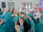 Hamenang-dan-Benny-Sambung-Rasa-di-Desa-Karang.jpg