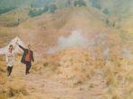 Hasil-foto-prewedding-di-Bromo-yang-sebabkan-bukit-kebakaran.jpg