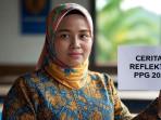 Jawaban PPG: Bu Rina adalah Guru Kelas 4 SD Sedang Mengoreksi Ulangan Bahasa Indonesia Para siswa