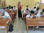 Jawaban-Bahasa-Indonesia-Kelas-12-Halaman-104-Buatlah-Artikel-Opini-Terkait-Topik-Kecerdasan-Buatan.jpg