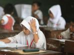 Jawaban-Latihan-Soal-Sumatif-Tengah-Semester-1-PJOK-Kelas-6-Jelaskan-Tujuan-Dari-Permainan-Lapangan.jpg