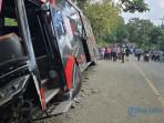 KECELAKAAN-MAUT-PROBOLINGGO-Kondisi-bus-pariwisata.jpg