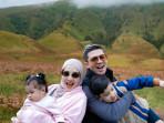 Keluarga-Irwansyah-dan-Zaskia-Sungkar.jpg